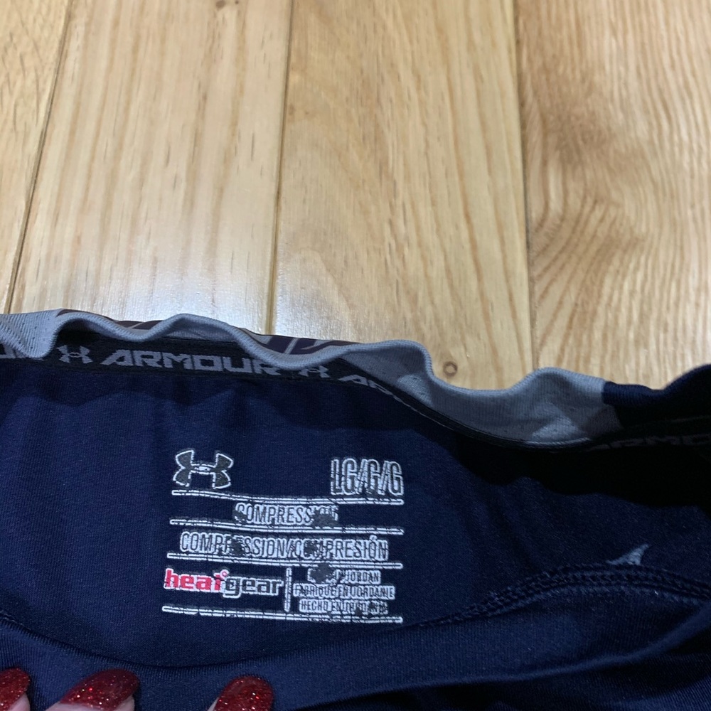 Under Armour short sleeve compression shirt - Picture 3 of 4
